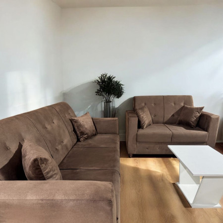 SOFA NEW ITA 3 - 2 LUGARES MARRÓN + 4 ALMOHADAS + MESITA DE REGALO