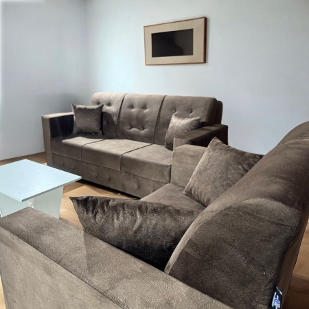 SOFA NEW ITA 3 - 2 LUGARES MARRÓN + 4 ALMOHADAS + MESITA DE REGALO