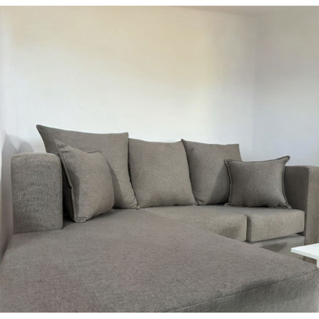 SOFA TOBATI 2L + CHAISE MOVIBLE MARRON PINO + 2 ALMOHADAS + MESITA